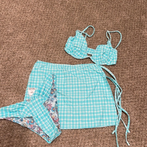 RDM x Revolve Women’s swimsuit set - Picture 2 of 7